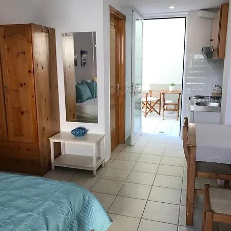 Artemis Two Steps By The Sea Apartamento Platanés